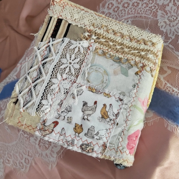 Farmhouse Style Junk Journal - Picture 5 of 17